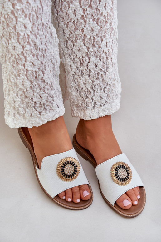 Lederhausschuhe mit Ornamenten mit breiten Absätzen LeZuski 3047/O Zueiße Farbe