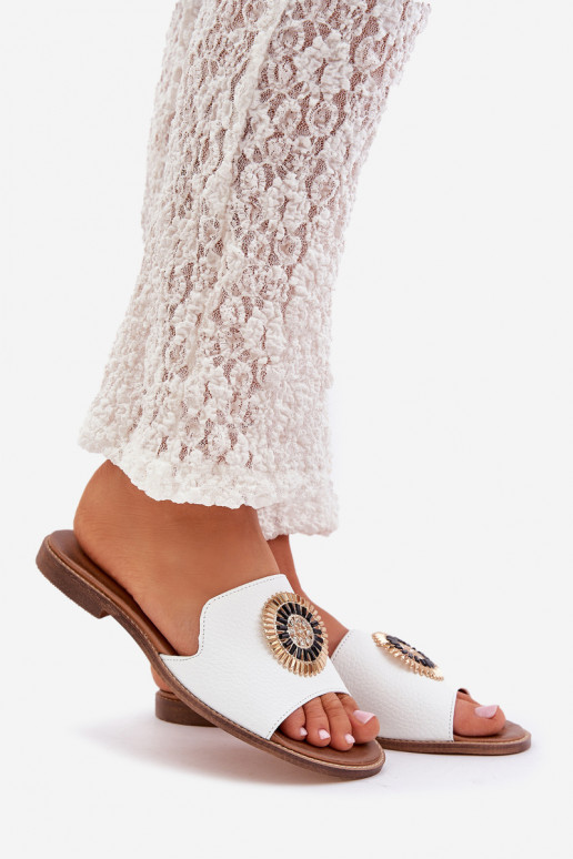 Lederhausschuhe mit Ornamenten mit breiten Absätzen LeZuski 3047/O Zueiße Farbe