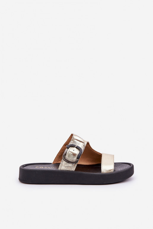 Lederhausschuhe Feminin mit einer Plattform Zazoo 3024 goldene Farbe