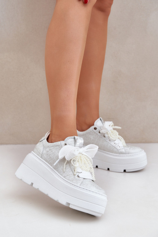 Haut Sneakers Stilvollllschuhe mit einer Plattform CheBello 4658 Silberfarbe Haut Sneakers Stilvollllschuhe mit einer Plattform CheBello 4658 Silberfarbe