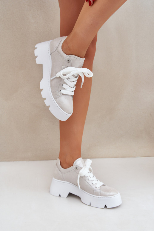 Sneakers Stilvollllschuhe Turnschuhe mit einer Plattform CheBello 4632 Silberfarbe Sneakers Stilvollllschuhe Turnschuhe mit einer Plattform CheBello 4632 Silberfarbe