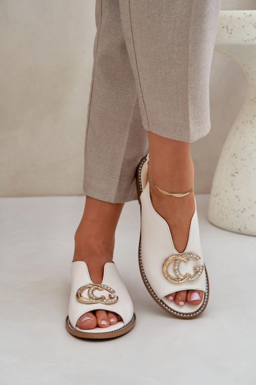 Damensandalen mit breiten Absätzen mit Ornamenten Laura Messi 2865 elfenbeinfarbe Damensandalen mit breiten Absätzen mit Ornamenten Laura Messi 2865 elfenbeinfarbe