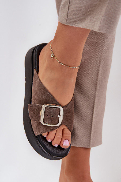 INildleder-Hausschuhe für Damen mit Schnallen mit einer Plattform Zazoo 3019 braune Farbe