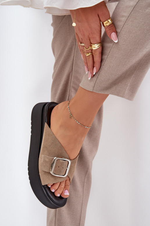 INildleder-Hausschuhe für Damen mit Schnallen mit einer Plattform Zazoo 3019 Beige