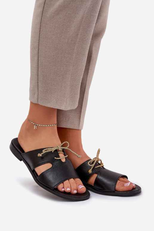 Lederhausschuhe Feminin mit breiten Absätzen Zazoo 3022 schZuarze Farbe