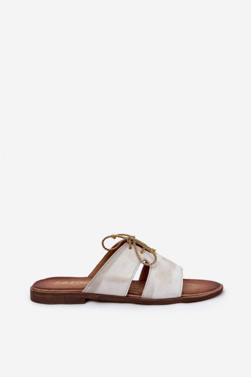 Lederhausschuhe Feminin mit breiten Absätzen Zazoo 3022 goldene Farbe Przecierany