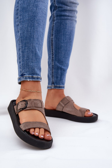 INildleder-Hausschuhe für Damen mit einer Plattform Zazoo 3024 braune Farbe