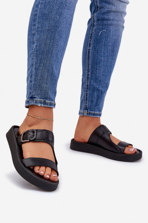 Lederhausschuhe Feminin mit einer Plattform Zazoo 3024 schZuarze Farbe