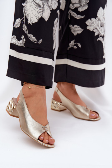 Haut Eleganter Stil Damensandalen CheBello 4724 goldene Farbe 2