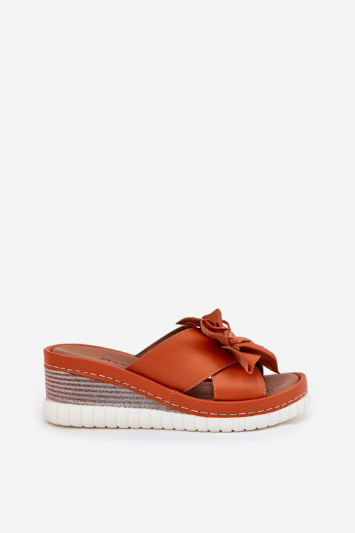 Lederhausschuhe Feminin Auf einem Keil Mit Dekorationen Eine Blume Artiker 52C0505 orange Farbe Lederhausschuhe Feminin Auf einem Keil Mit Dekorationen Eine Blume Artiker 52C0505 orange Farbe