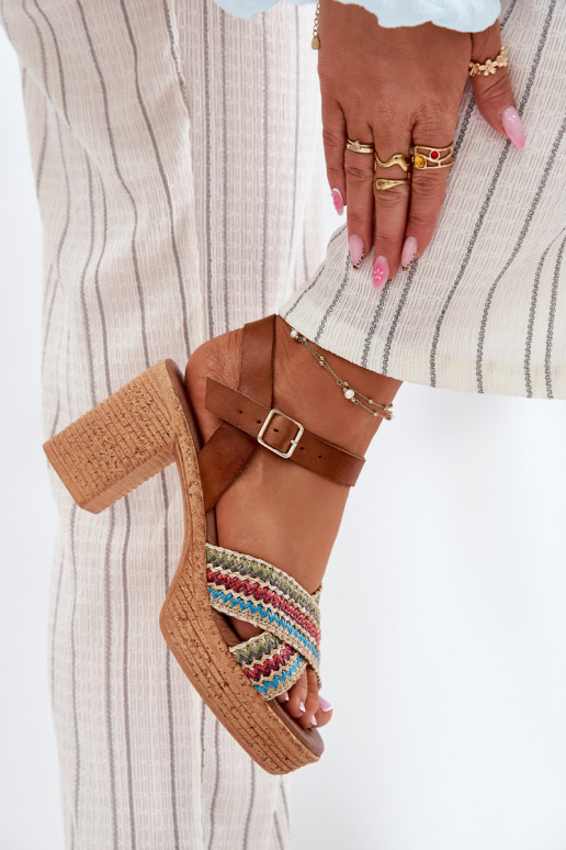 Damensandalen mit Absatz Mit Zopf Zu Paskach Zazoo 40460 braune Farbe Damensandalen mit Absatz Mit Zopf Zu Paskach Zazoo 40460 braune Farbe