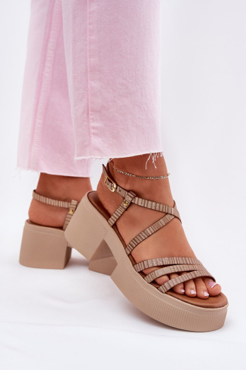 Damensandalen Feminin Es mussciejka 06990-25 goldene Farbe