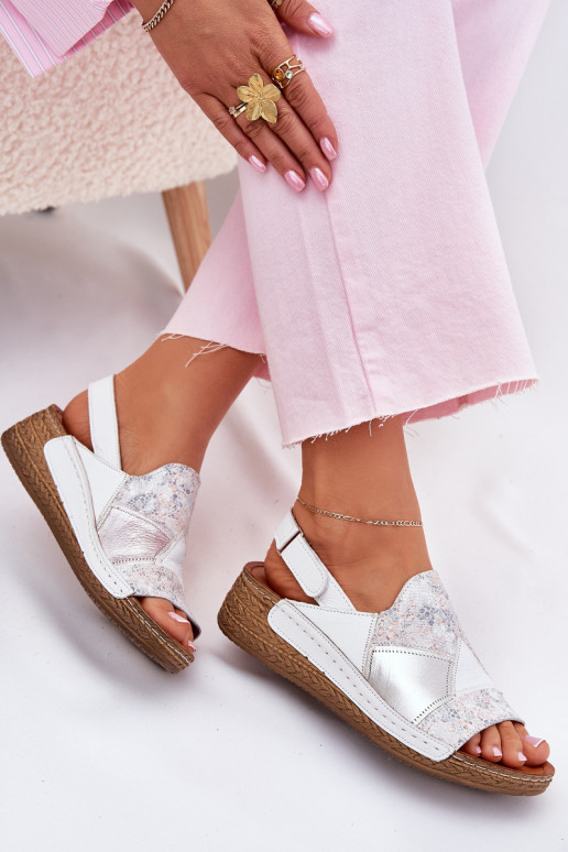 Damensandalen Feminin Auf einem Keil Mit Zopf Es mussciejka L7067-11 Zueiße Farbe Damensandalen Feminin Auf einem Keil Mit Zopf Es mussciejka L7067-11 Zueiße Farbe