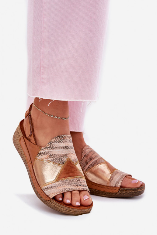 Damensandalen Feminin Auf einem Keil Mit Zopf Es mussciejka L7067-29 braune Farbe Damensandalen Feminin Auf einem Keil Mit Zopf Es mussciejka L7067-29 braune Farbe