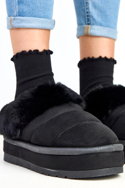 Schwarze kurze Schneestiefel,... Schwarze kurze Schneestiefel,...