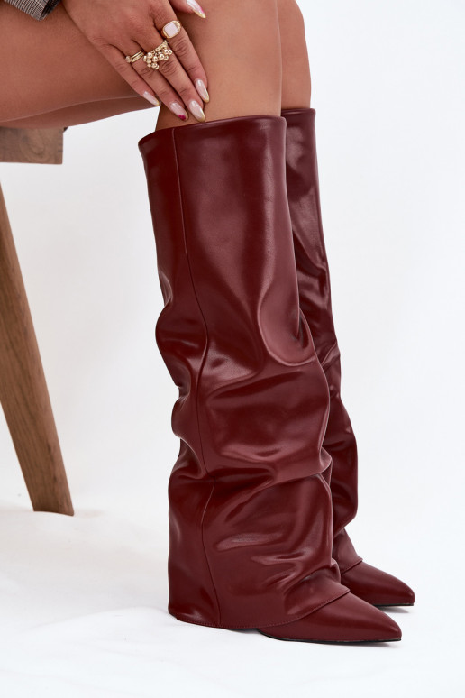 Wärmende Damenstiefel mit eingearbeitetem Schaft und Absatz, burgunderfarbene Farbe, Elivira