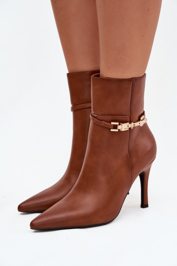Braune gefütterte Damen-Stiefeletten mit dünnen Absätzen, Riemen und goldenen Elementen „Bellisse"