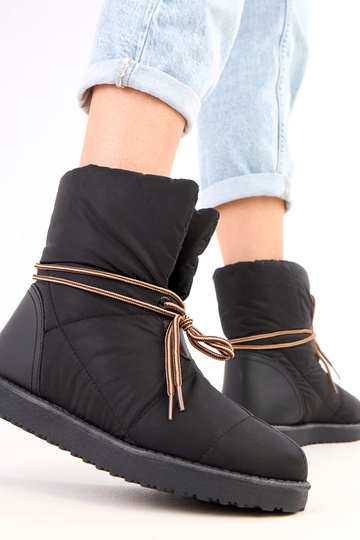 Schwarze Damen-Schneestiefel mit dekorativem Schnürsenkel Temira 2