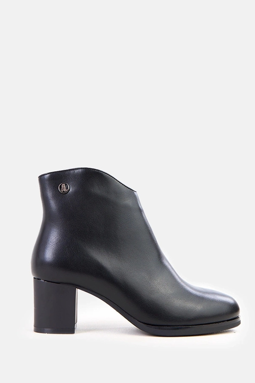 Schwarze Stiefeletten mit feiner...