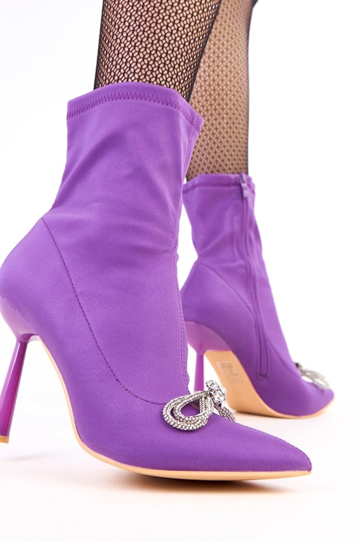 Violette satinierte Stiefeletten mit...