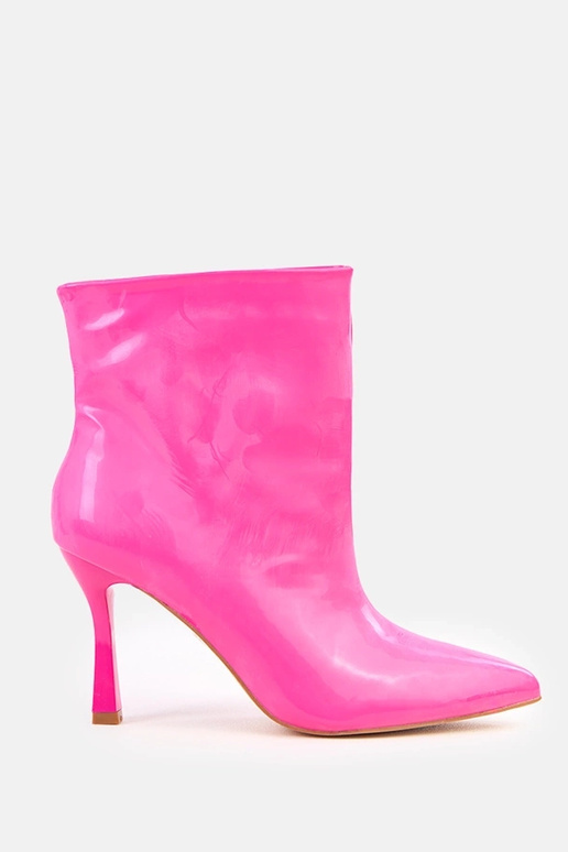 Rosa Lackstiefeletten auf hohen...