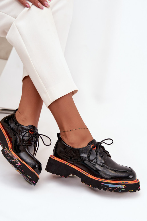 Haut Schuhe Feminin mit Lackeffekt Artiker 57C0176 schZuarze Farbe