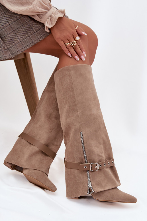 Damenstiefel, schlupfbares Modell mit Absatz und dekorierten Absätzen in sandfarben Jolivine