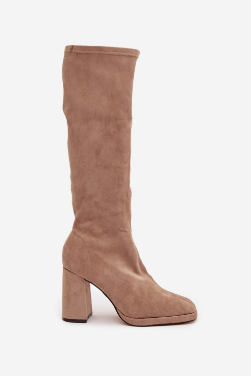 Damenstiefel mit Nähten auf einem Blockabsatz in Sandfarbe "Brivana"