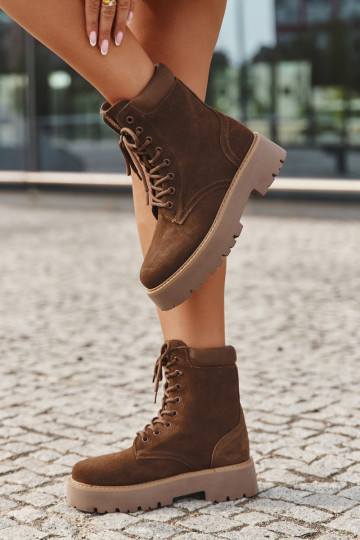 Damen-Stiefel aus Ziegenvelours mit Schnürung Big Star SS274792 in Braun