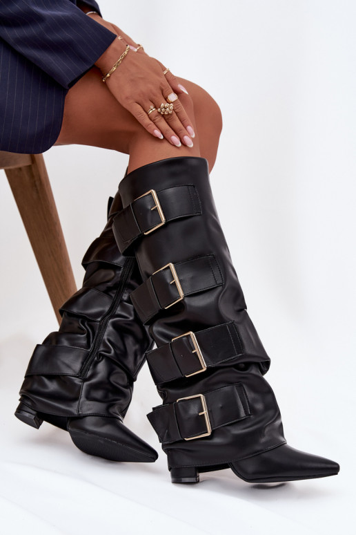 Damenstiefel mit Absatz, eingearbeitetem Schaft und goldenen Schnallen in schwarz Isavelle Damenstiefel mit Absatz, eingearbeitetem Schaft und goldenen Schnallen in schwarz Isavelle
