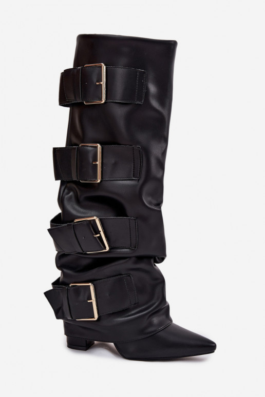 Damenstiefel mit Absatz, eingearbeitetem Schaft und goldenen Schnallen in schwarz Isavelle Damenstiefel mit Absatz, eingearbeitetem Schaft und goldenen Schnallen in schwarz Isavelle