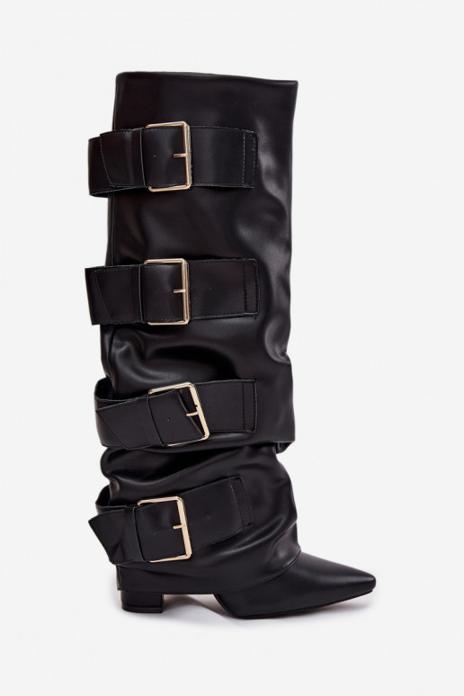 Damenstiefel mit Absatz, eingearbeitetem Schaft und goldenen Schnallen in schwarz Isavelle Damenstiefel mit Absatz, eingearbeitetem Schaft und goldenen Schnallen in schwarz Isavelle