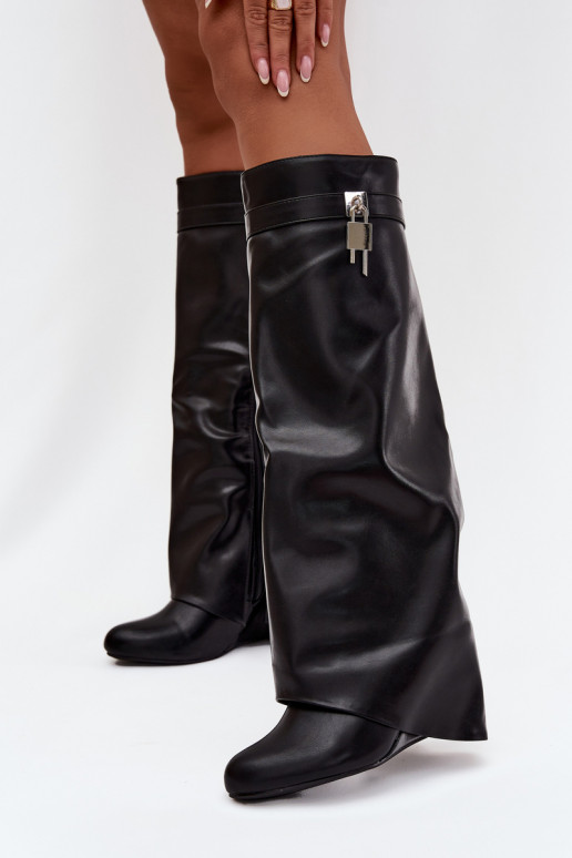 Damen-Stiefel mit Plattform, Riemen und silbernen Details aus schwarzem Eko-Leder Korivelle