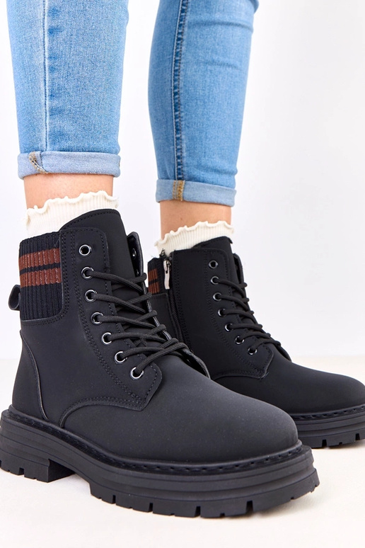 Czarne traperki ocieplane z ekoskóry...