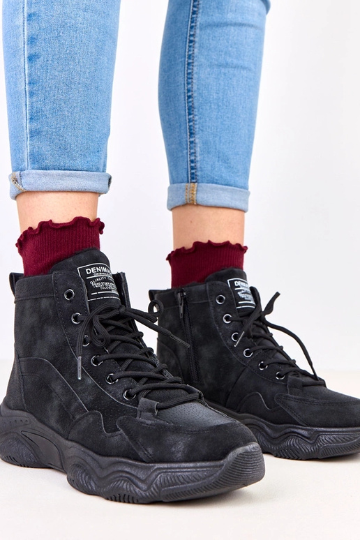 Schwarze Arbeitsschuhe aus...