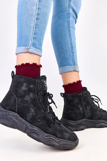 Schwarze Arbeitsschuhe aus... 2