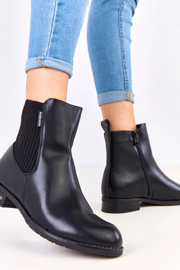Schwarze Stiefeletten auf flacher Sohle mit elastischem Einsatz, Gres 2