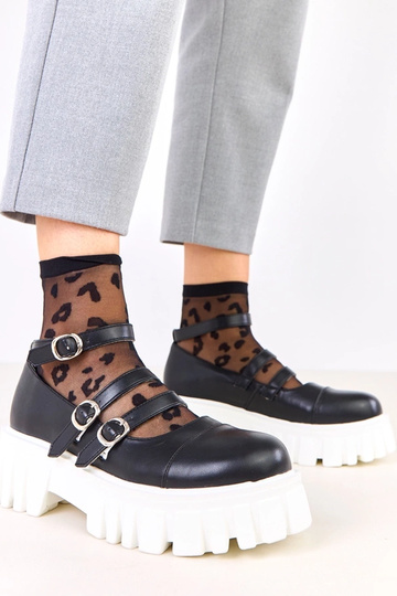 Schwarze Halbschuhe auf... 2