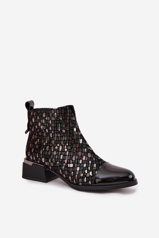 mit Lackeffekt DamenstiefelErmöglichtturalnej Skóry Auf niedrigem Absatz D&A LZ52-960 schZuarze Farbe