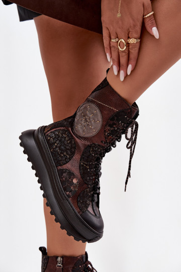 Haut Stiefel mit einer Plattform sich Zuarm laufen Es mussciejka 06565-02 braun-goldene Farbe