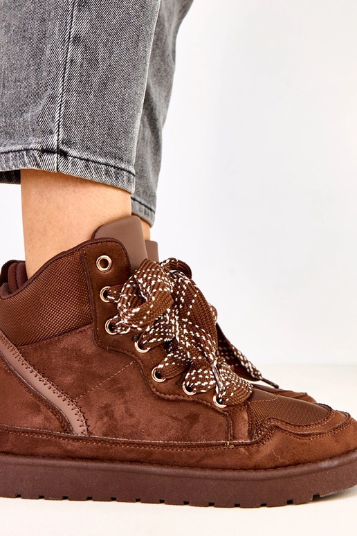 Braune hohe Sneakers mit dicken...