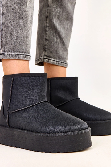 Schwarze niedrige Schneestiefel mit Plateausohle aus Kunstleder, Reinol
