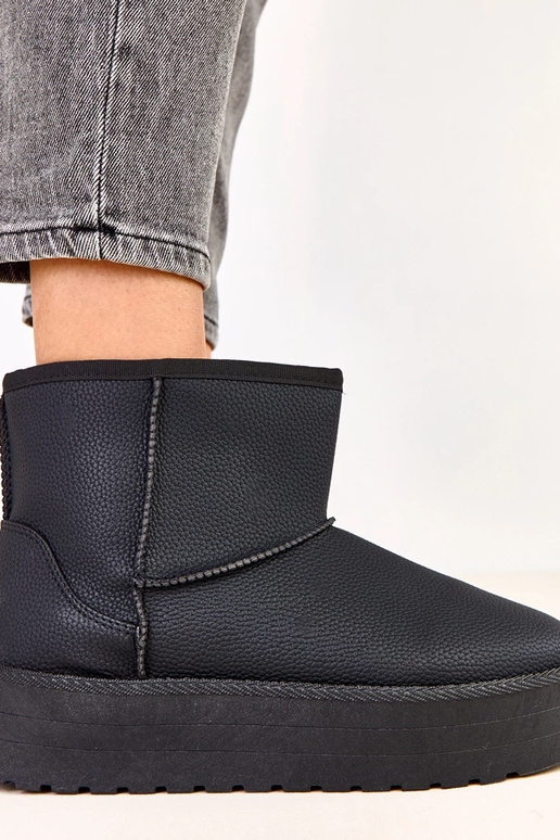 Schwarze niedrige Schneestiefel mit... Schwarze niedrige Schneestiefel mit...