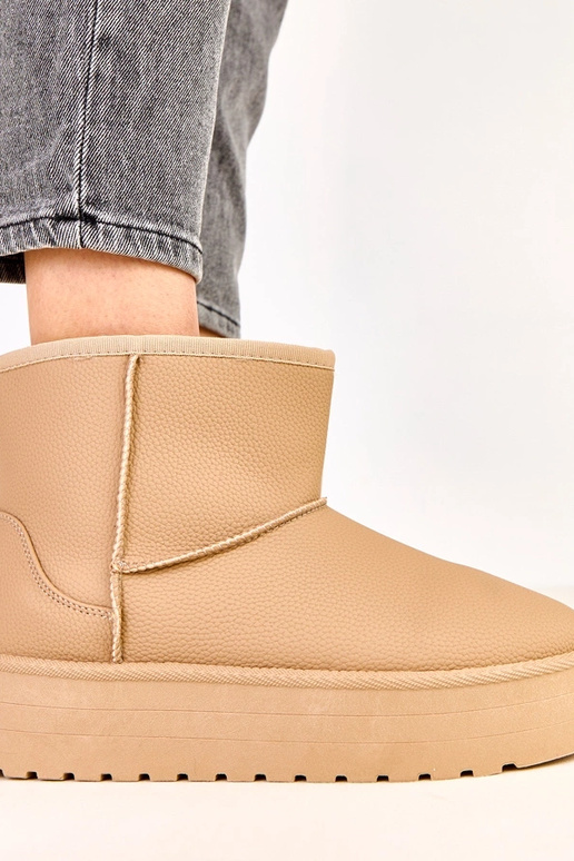 Braune niedrige Schneestiefel mit... Braune niedrige Schneestiefel mit...