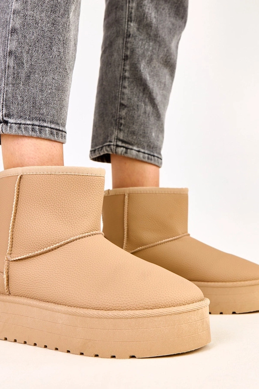 Braune niedrige Schneestiefel mit... Braune niedrige Schneestiefel mit...