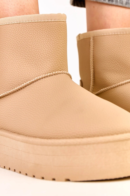 Braune niedrige Schneestiefel mit... Braune niedrige Schneestiefel mit...