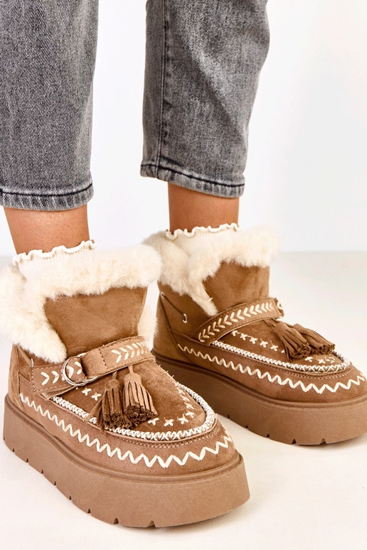 Hellbraune Schneestiefel mit... Hellbraune Schneestiefel mit...