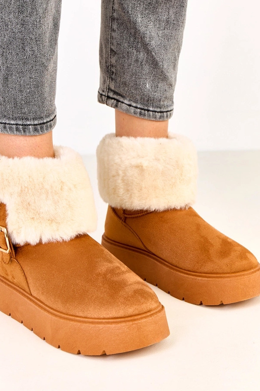 Braune Schneestiefel mit Plateausohle... Braune Schneestiefel mit Plateausohle...