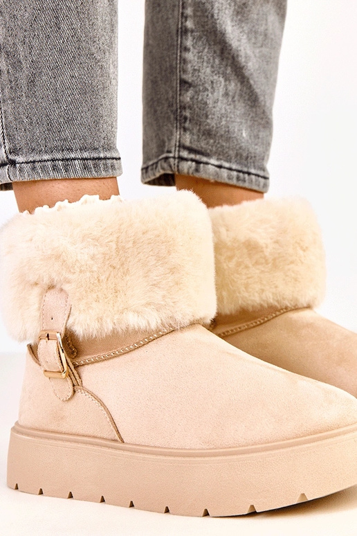 Beige Schneestiefel mit Plateausohle... Beige Schneestiefel mit Plateausohle...