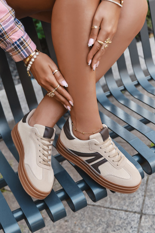 Damen Velours Sneaker im sportlichen Stil mit Plattform, in Sandfarbe Corynelle